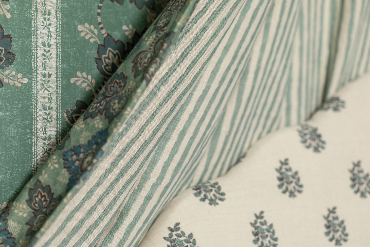Waverley Stripe Linen / Teal Waverley Stripe Linen / Teal