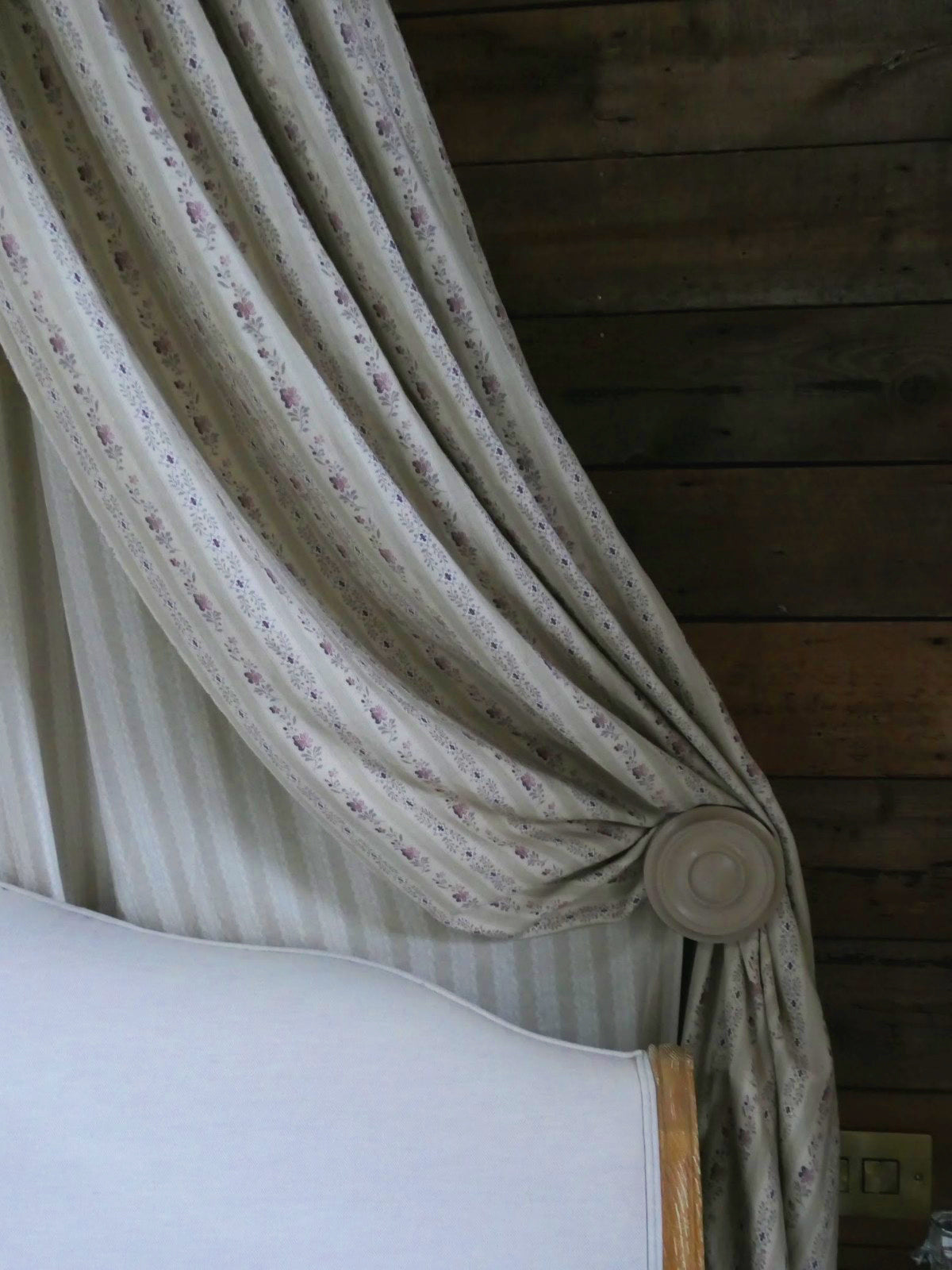 Beauclerc Stripe Wide Linen / Damson