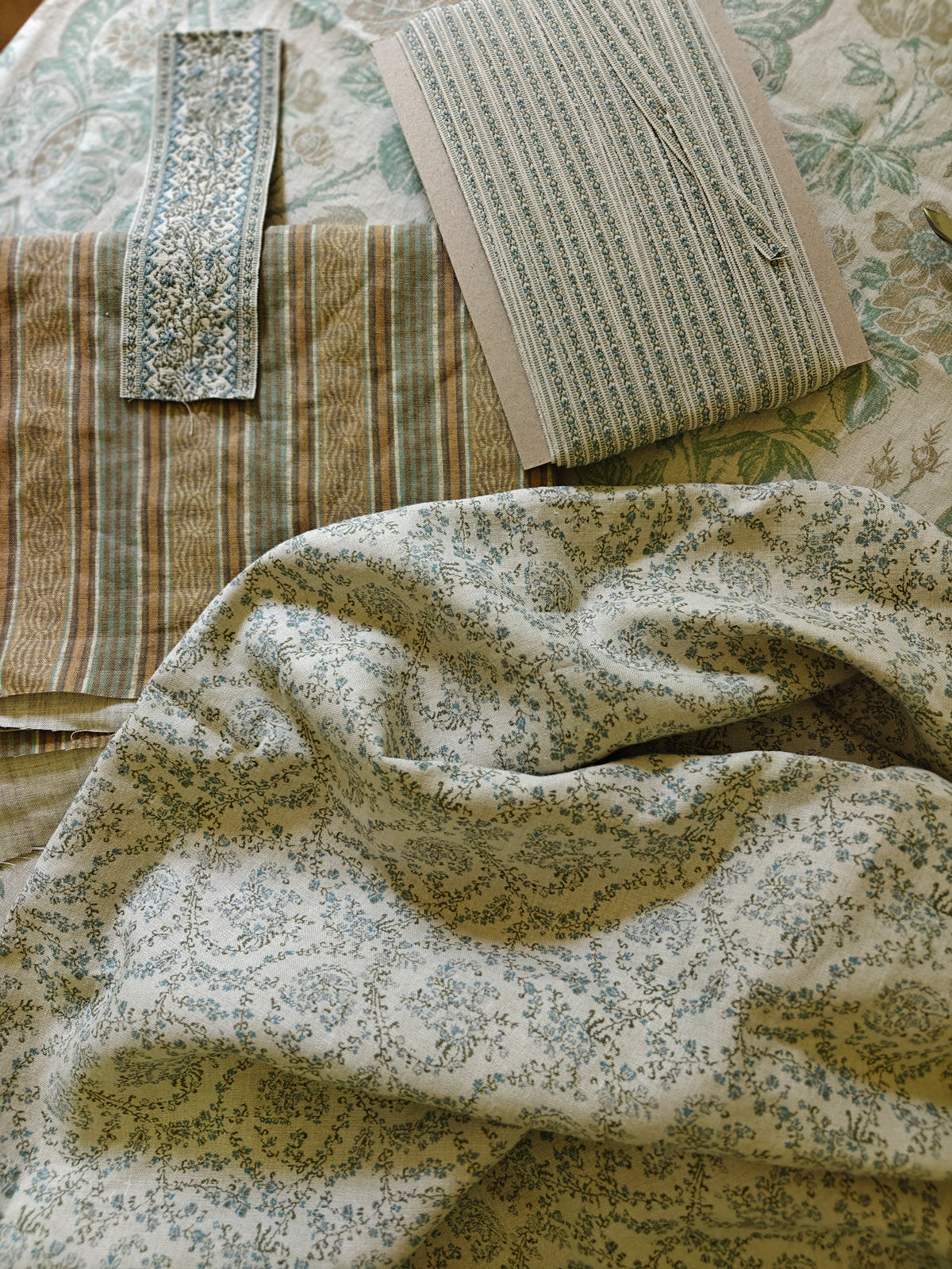 Jaujac Virelle Linen / Spring Blue