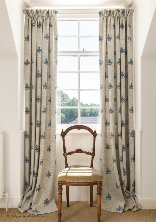 Trifolium Clover Linen / Midnight on Natural