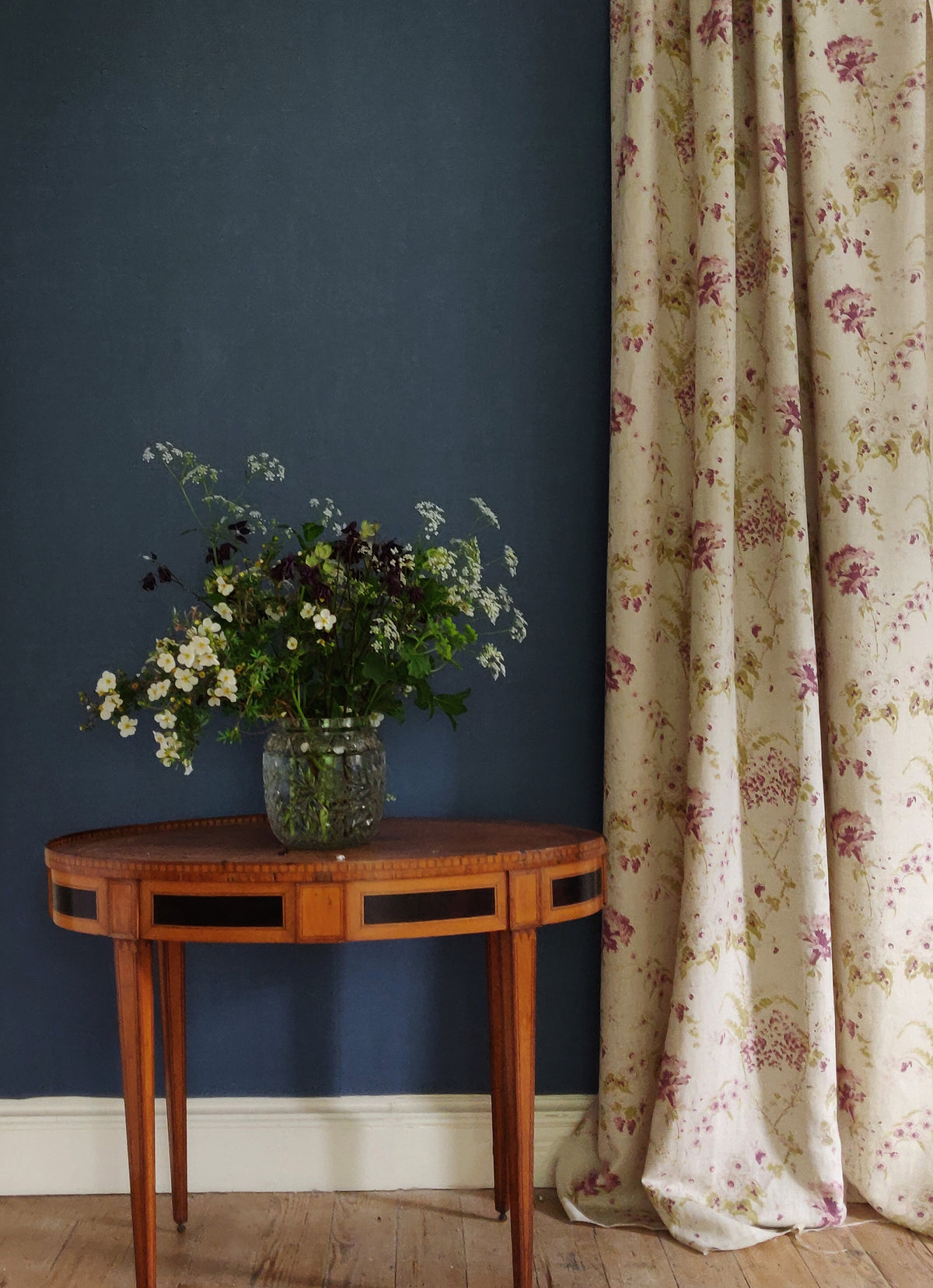Linen Print Wallpaper / Loch Blue