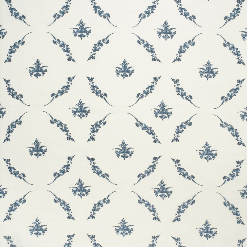 Trifolium Wreath Linen / Midnight on Ivory