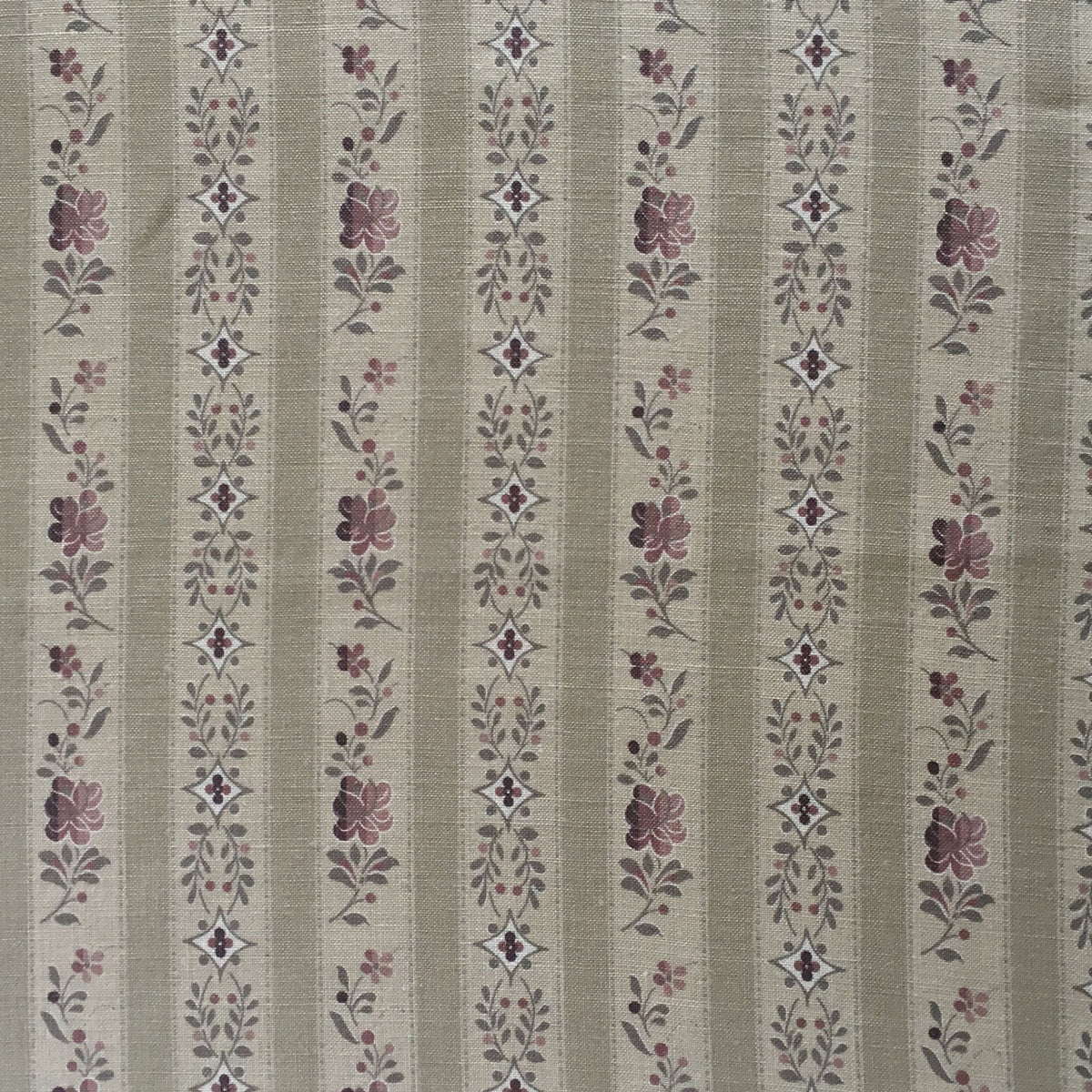 Beauclerc Stripe Wide Linen / Damson