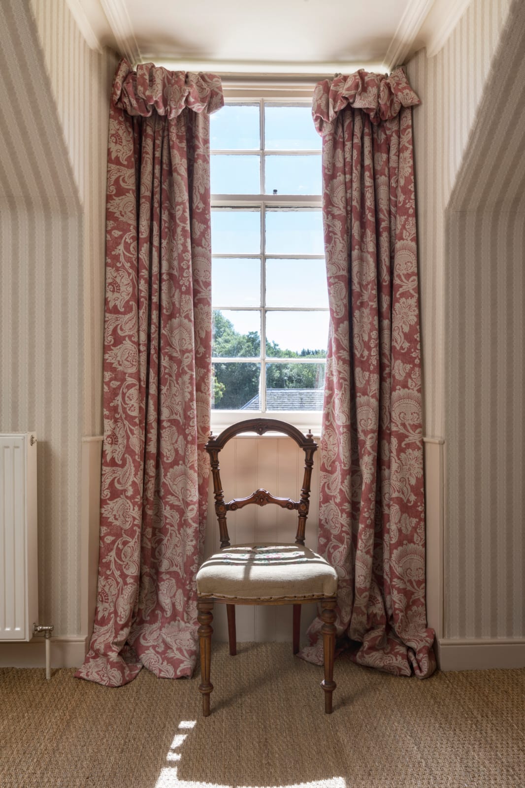 Torchon Stripe Wallpaper / Oatcake