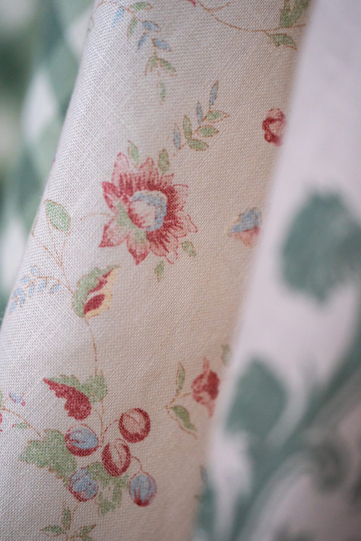 Framboise Linen / Double Aged Ivory
