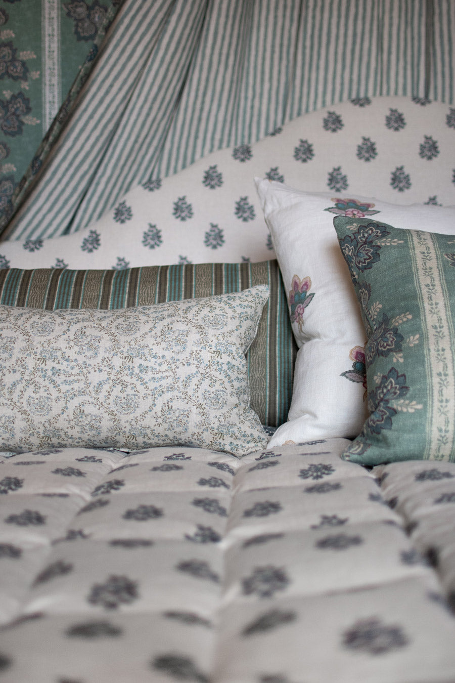 Jaujac Stripe Linen / Truffle-Blue