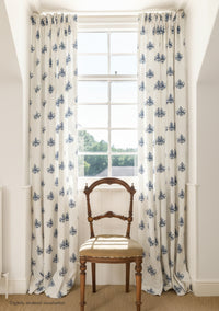 Trifolium Clover Linen / Midnight on Ivory