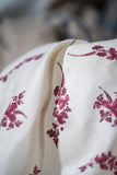 Trifolium Wreath Linen / Raspberry on Ivory