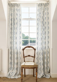 Trifolium Marchprint Linen / Midnight on Ivory