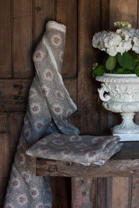 Posy Aged Linen / Truffle