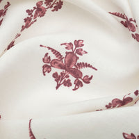 Trifolium Wreath Linen / Raspberry on Ivory